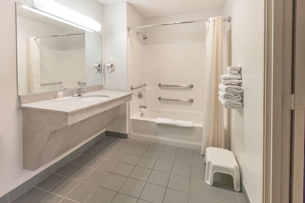 Super 8 By Wyndham Arlington East Ξενοδοχείο Δωμάτιο φωτογραφία