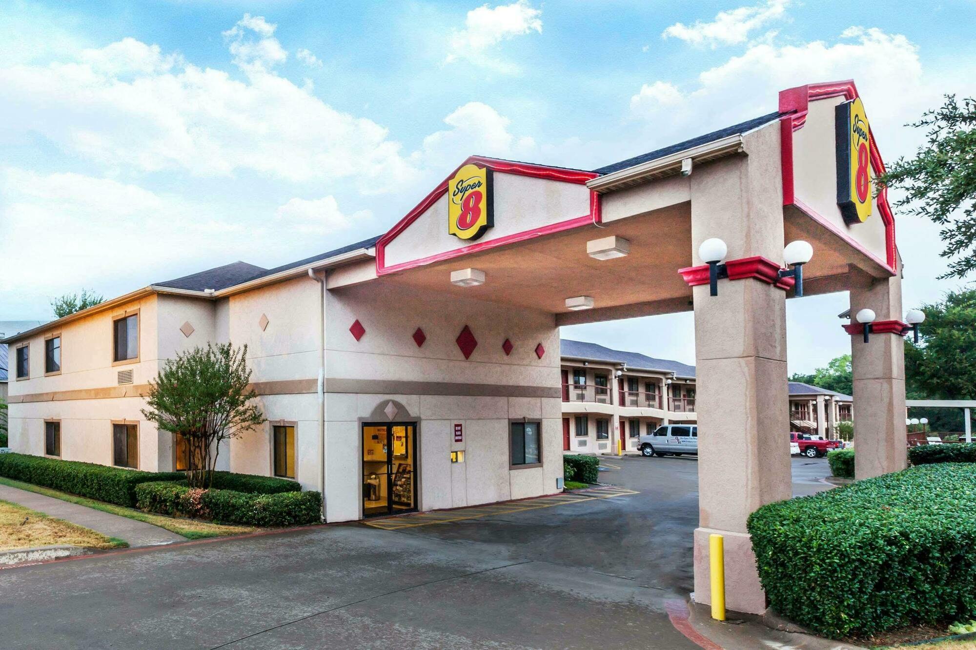 Super 8 By Wyndham Arlington East Ξενοδοχείο Εξωτερικό φωτογραφία