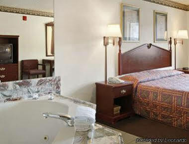 Super 8 By Wyndham Arlington East Ξενοδοχείο Εξωτερικό φωτογραφία